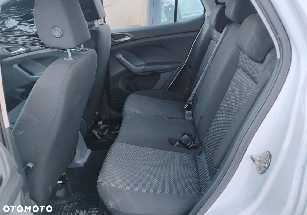 Volkswagen T-Cross - 10