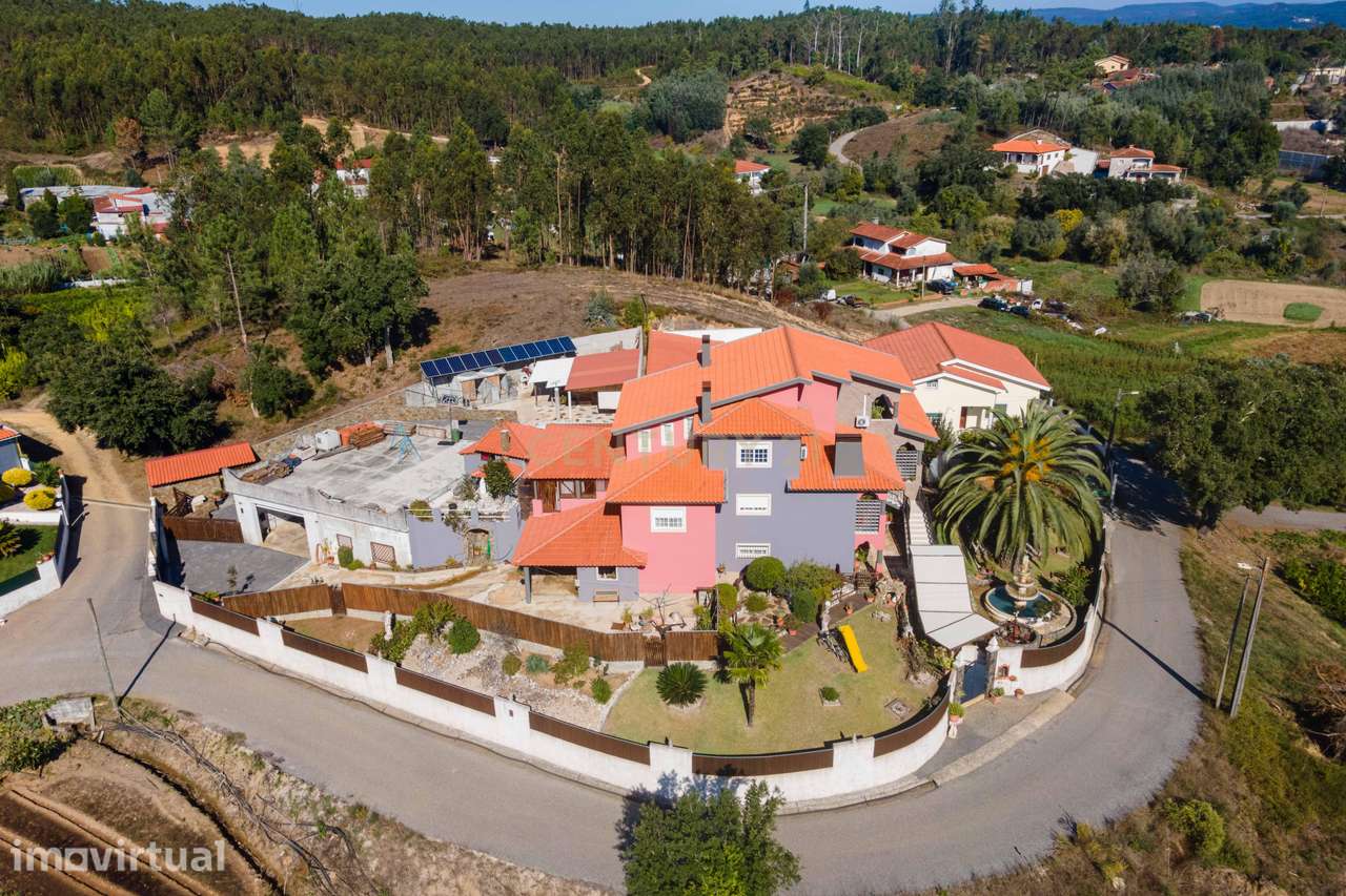 Moradia com Piscina e Amplas Zonas de Lazer | Semide, Miranda do Corvo
