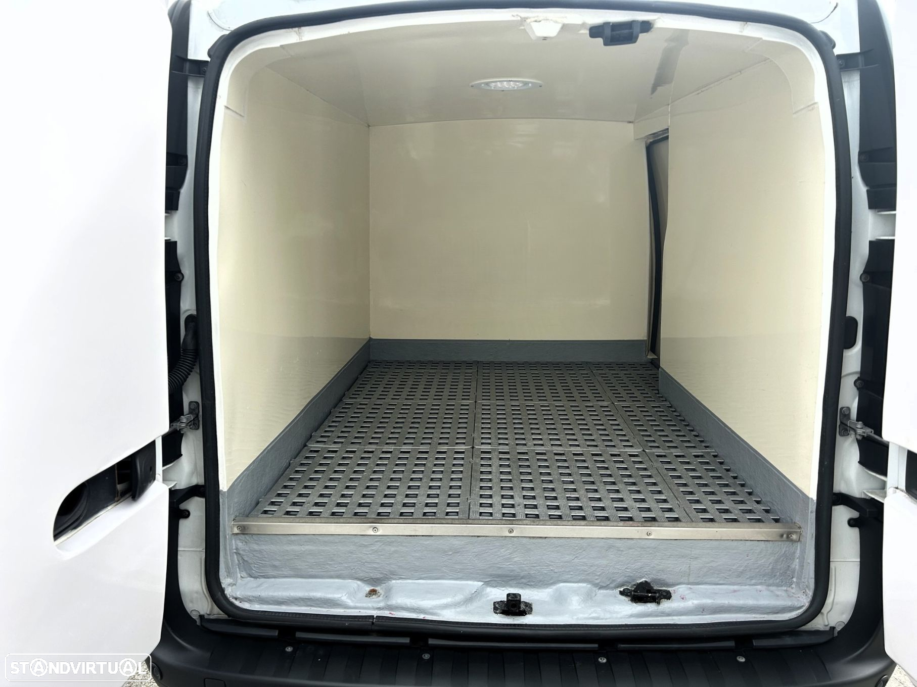 Renault Kangoo ISOTERMICA 1.5 DCI MAXI - 26