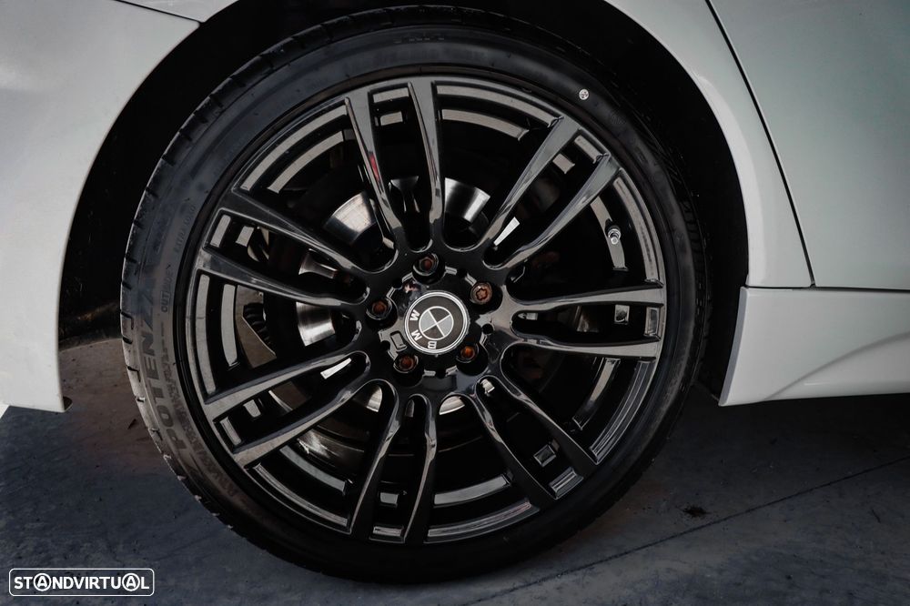 BMW 320 d Auto Pack M - 14