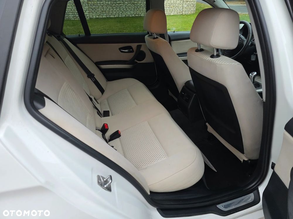 BMW Seria 3 - 24