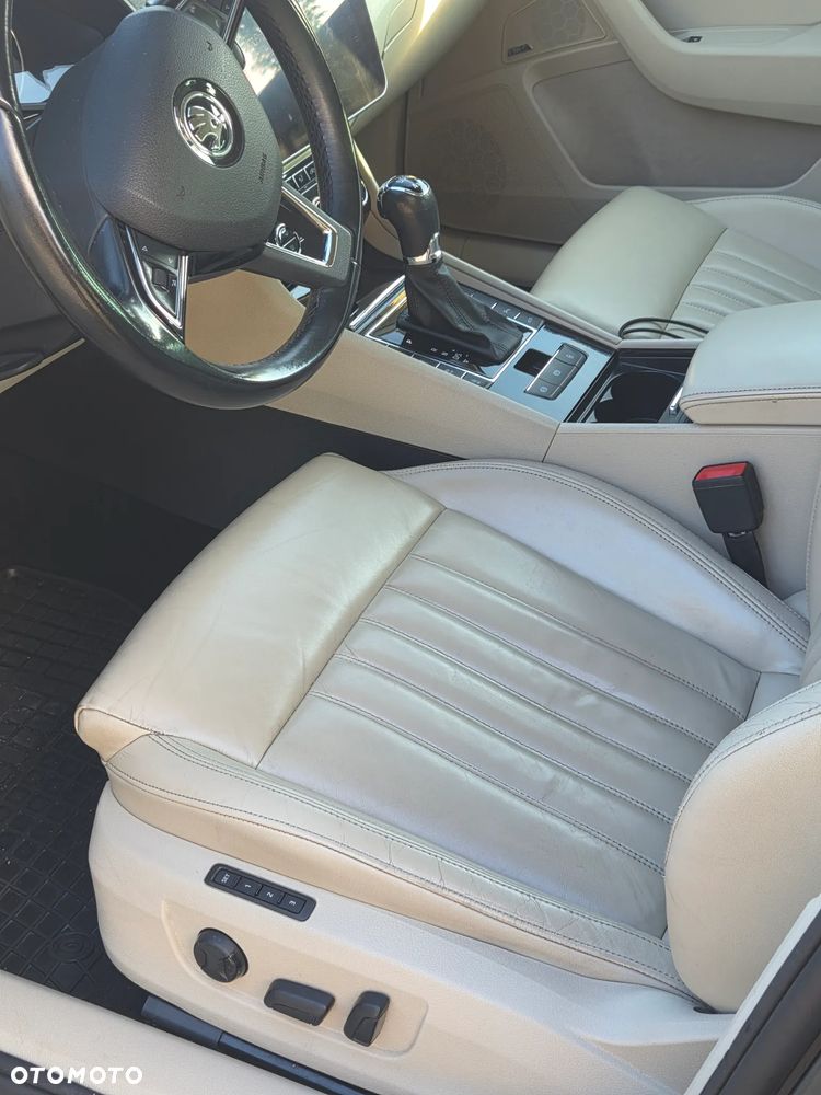 Skoda Superb 2.0 TDI 4x4 L&K DSG - 15