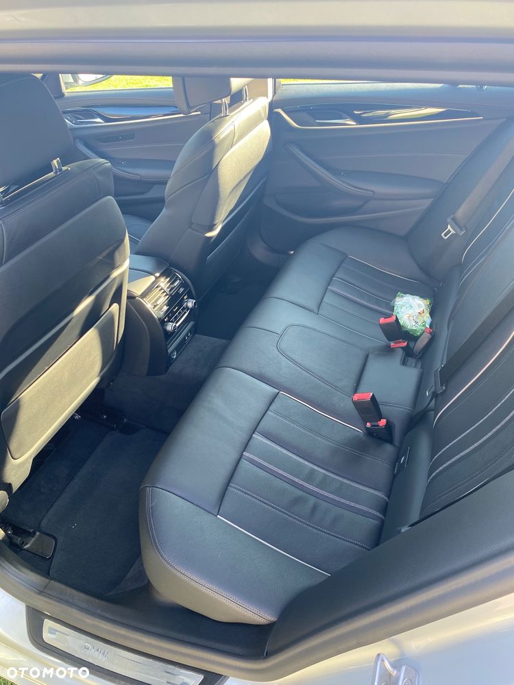 BMW Seria 5 530d Touring Luxury Line - 10