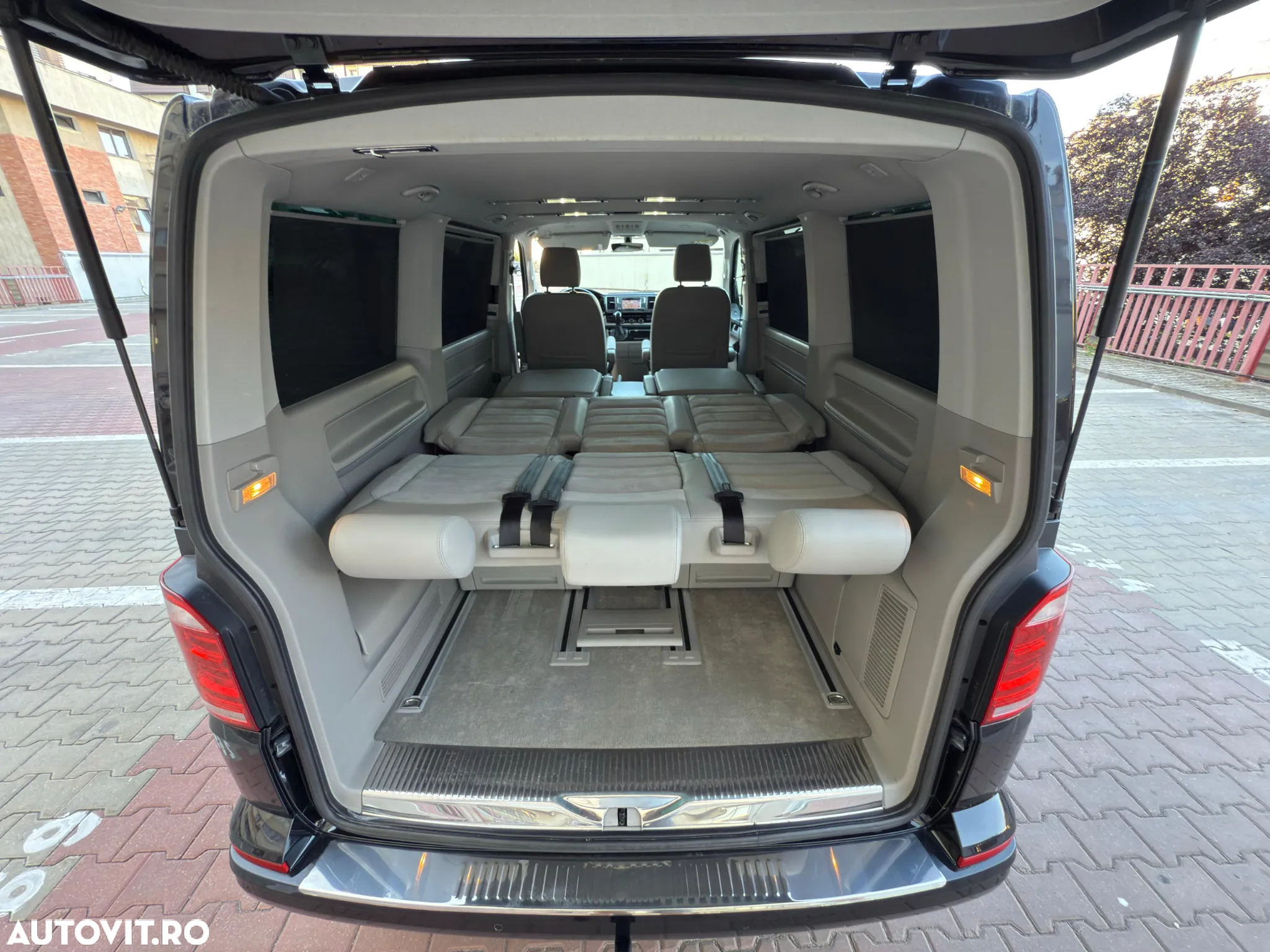 Volkswagen Multivan - 6