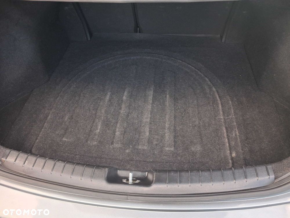 Hyundai Elantra - 7