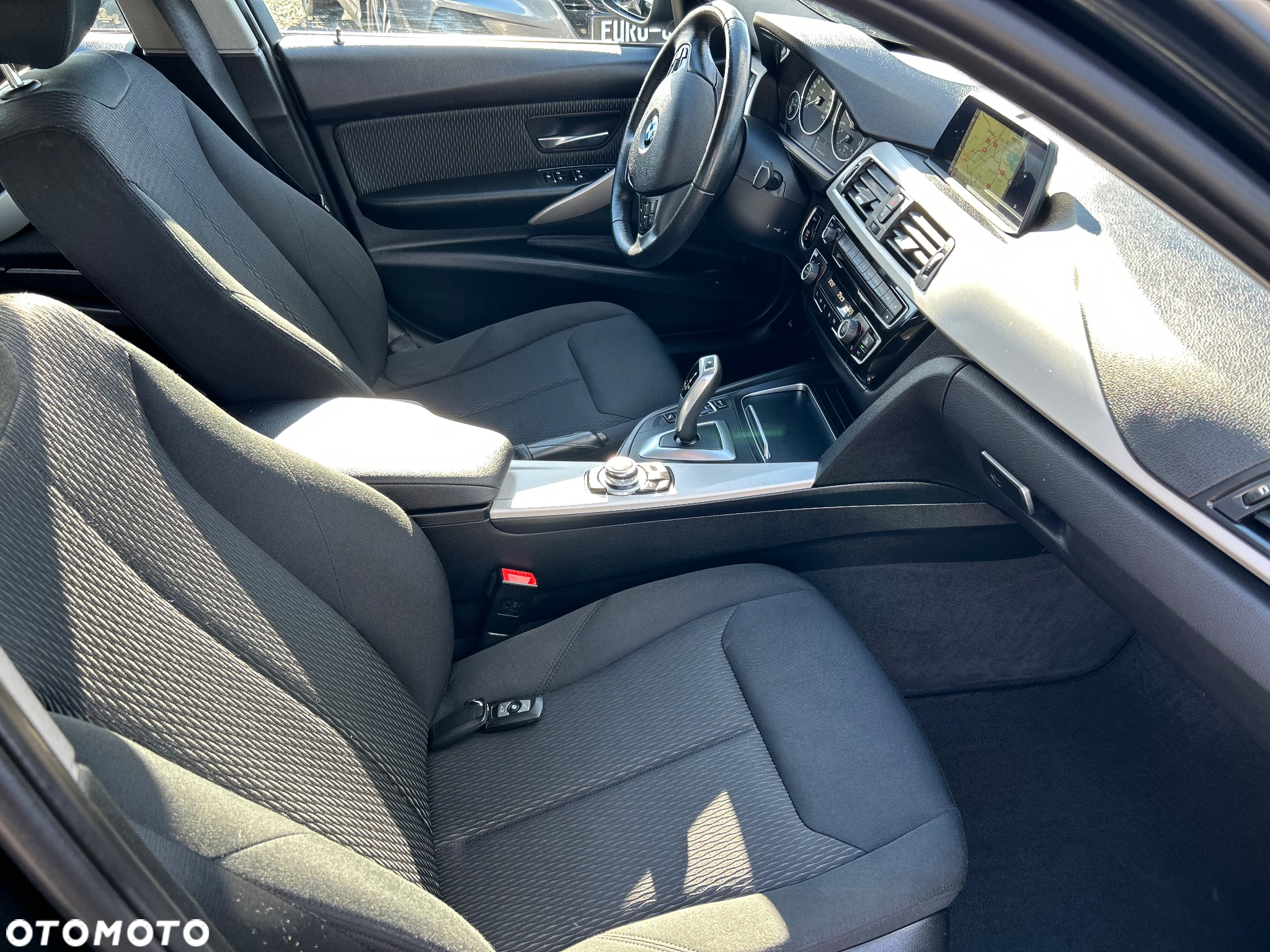 BMW Seria 3 318d - 15