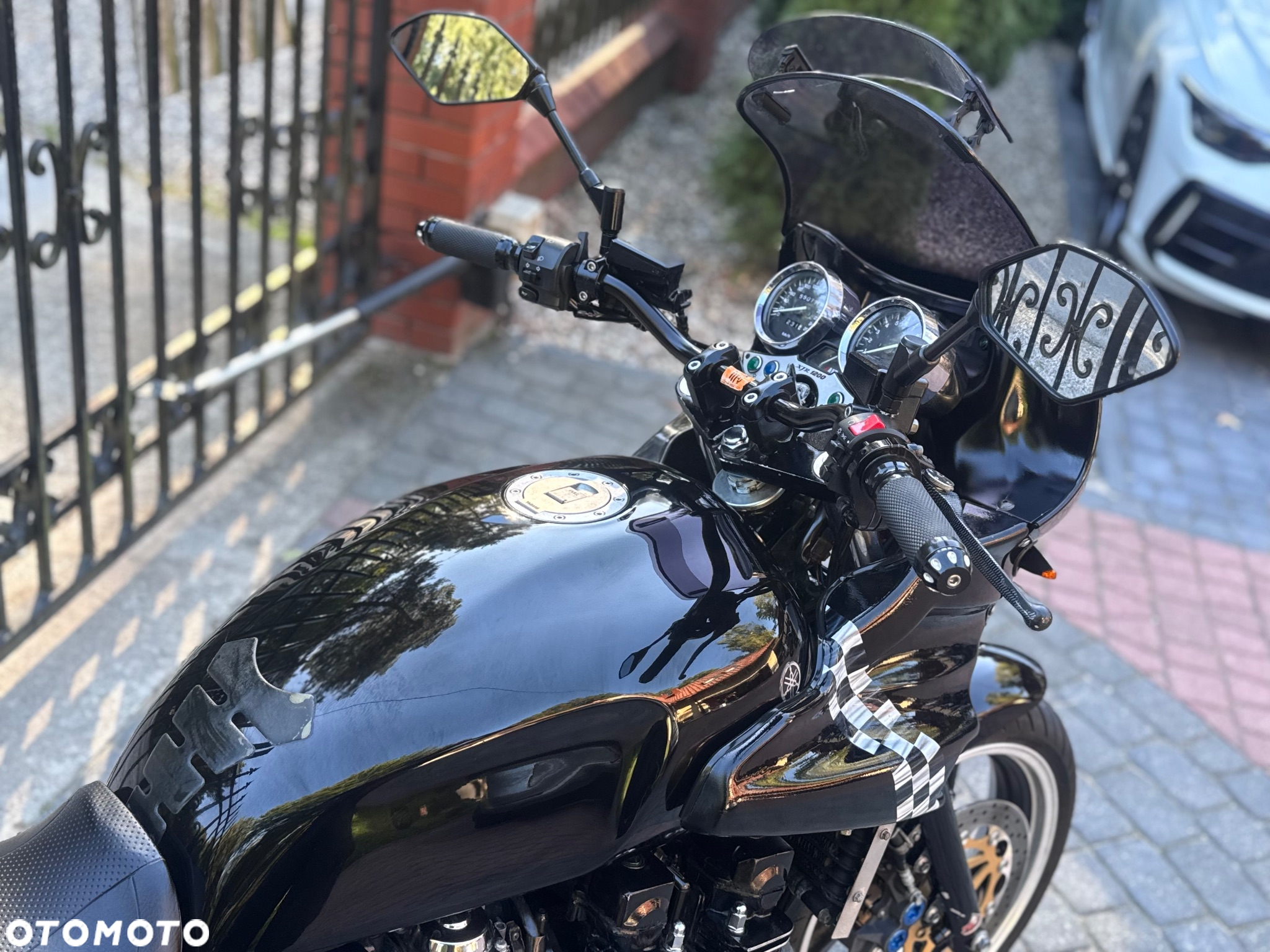 Yamaha XJR - 14