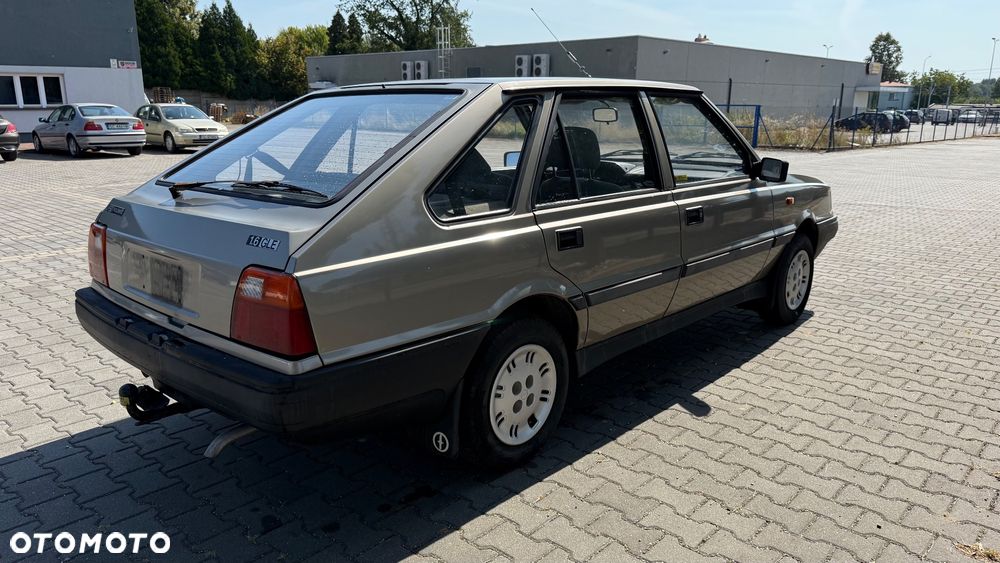 Polonez 1.6 - 12