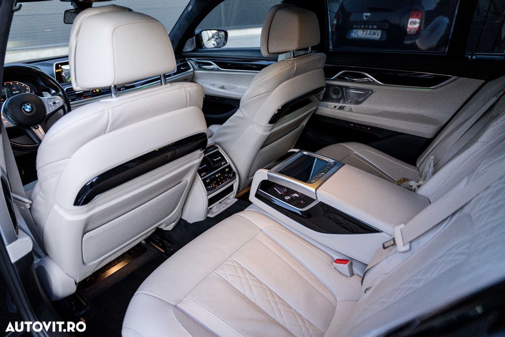 BMW Seria 7 750i xDrive - 12
