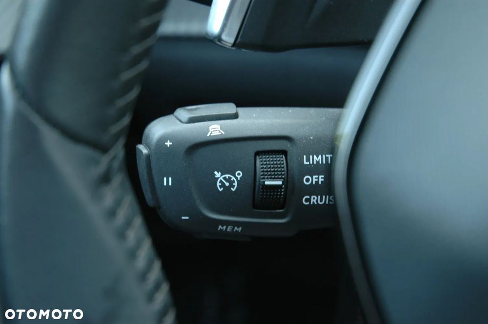 Peugeot 2008 1.2 PureTech Allure Pack S&S EAT8 - 18