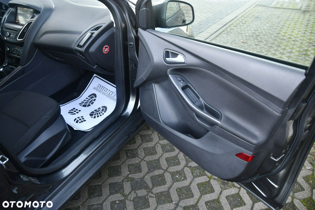Ford Focus - 23
