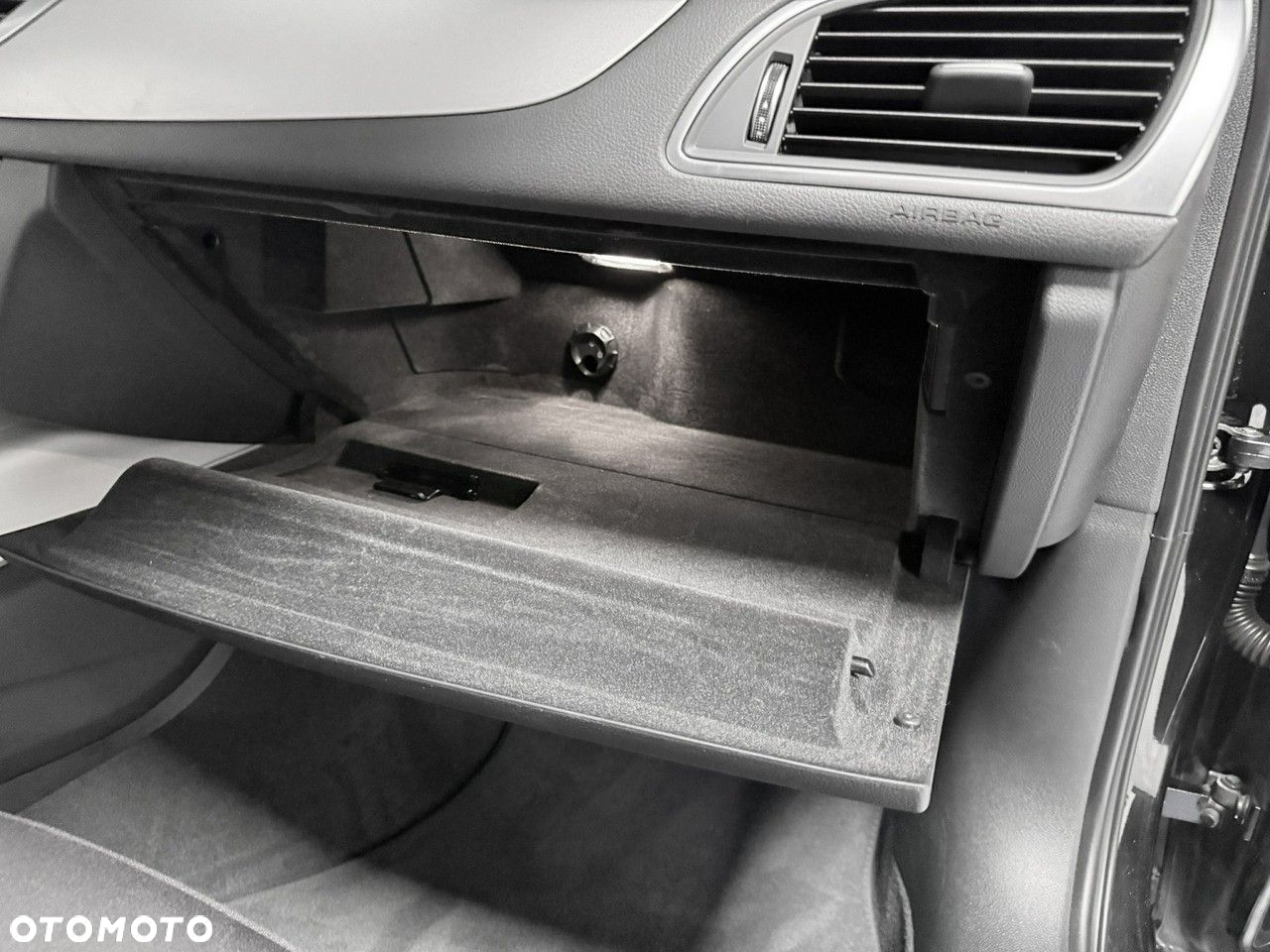 Audi A6 Avant 2.0 TDI Ultra S tronic - 36