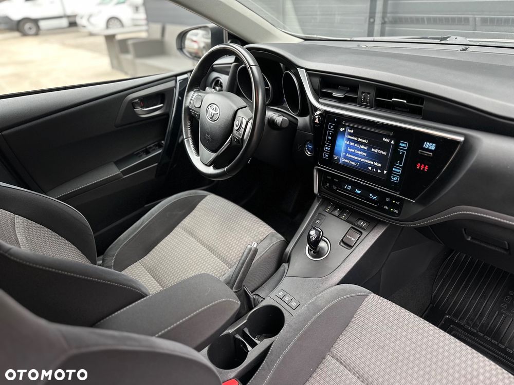 Toyota Auris 1.8 HSD Luna - 11