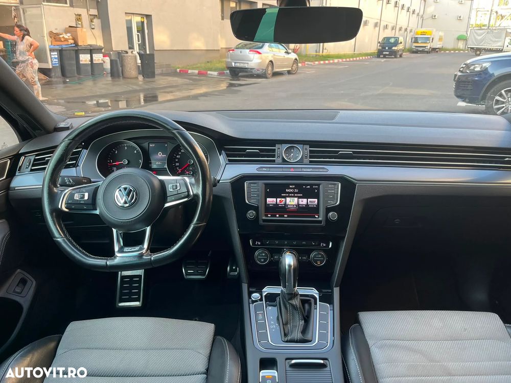 Volkswagen Passat 2.0 TDI DSG Highline - 14
