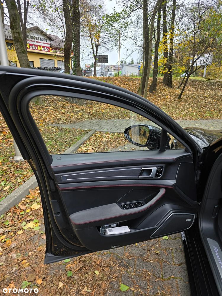 Porsche Panamera - 30
