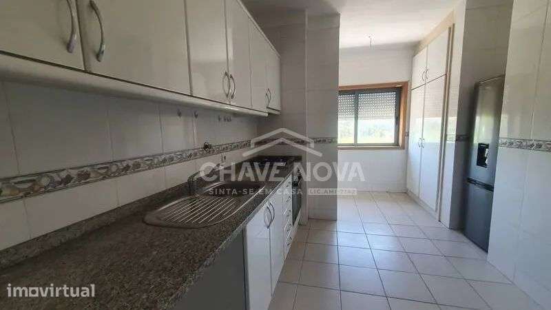 T2 c/ Varanda e Lugar de Garagem em Rio Tinto - Grande imagem: 2/13