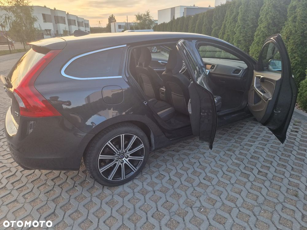 Volvo V60 D3 Momentum - 9