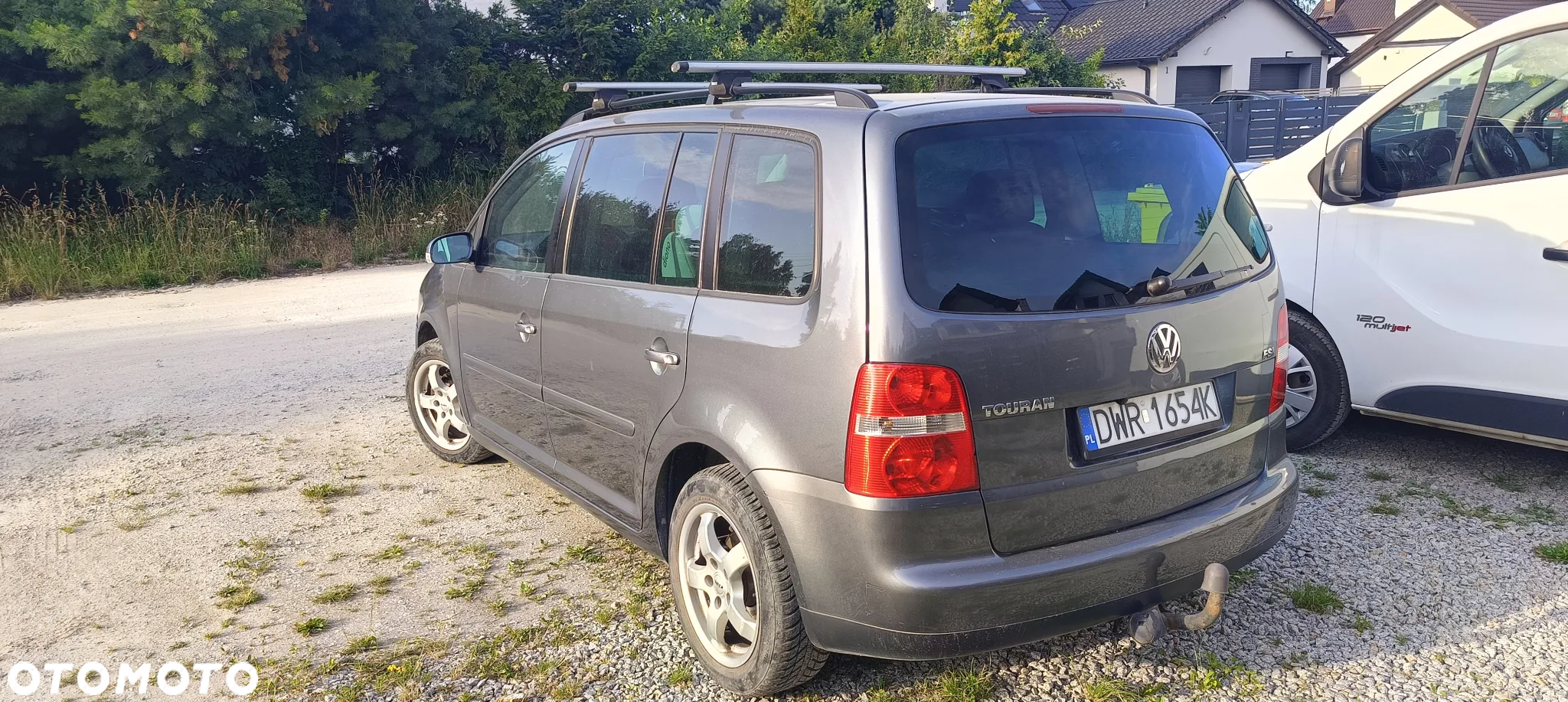 Volkswagen Touran 1.6 FSI Basis - 2