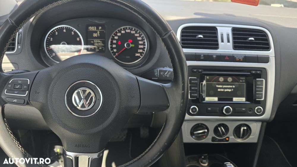 Volkswagen Polo 1.4 DSG Highline - 12