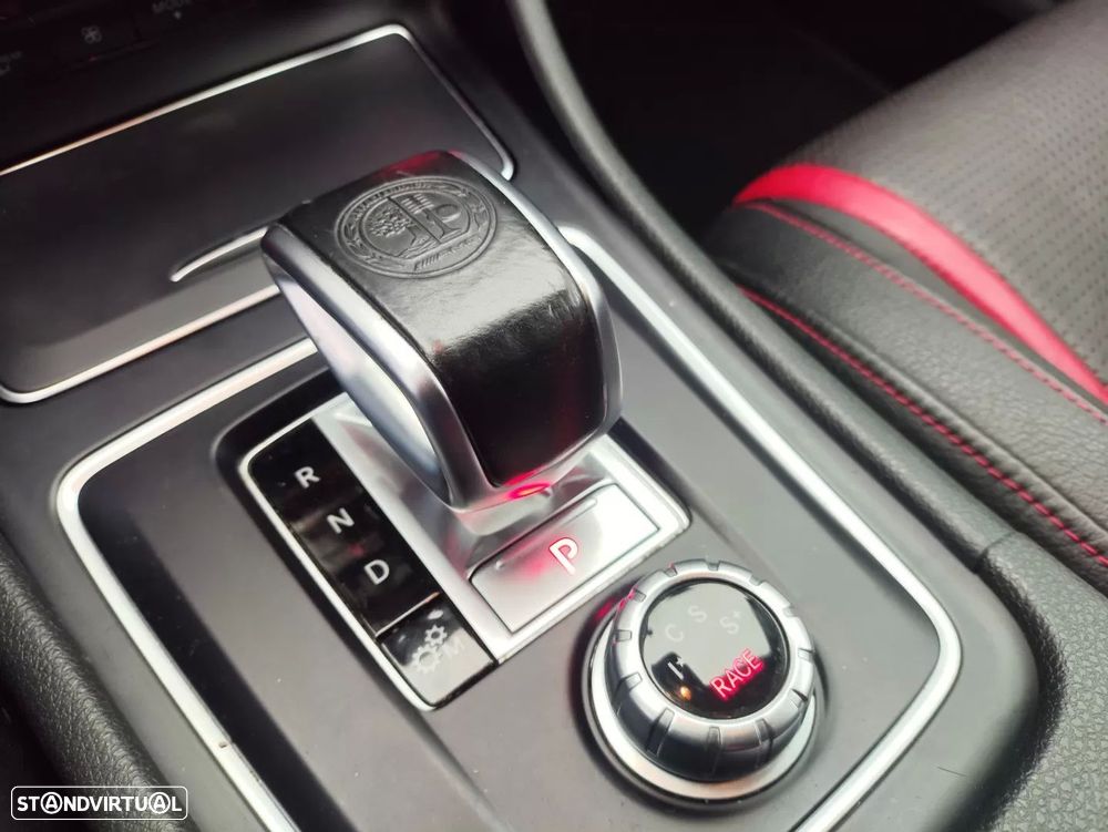 Mercedes-Benz A 45 AMG 4Matic Speedshift 7G-DCT - 21