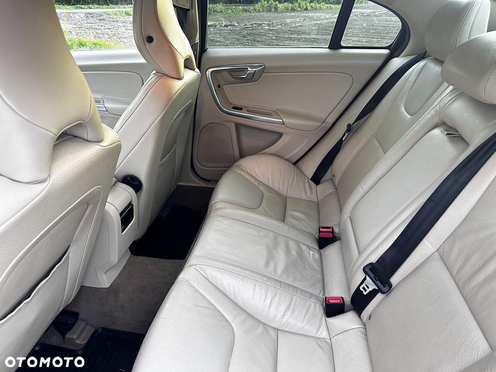Volvo S60 2.5 T5 - 12