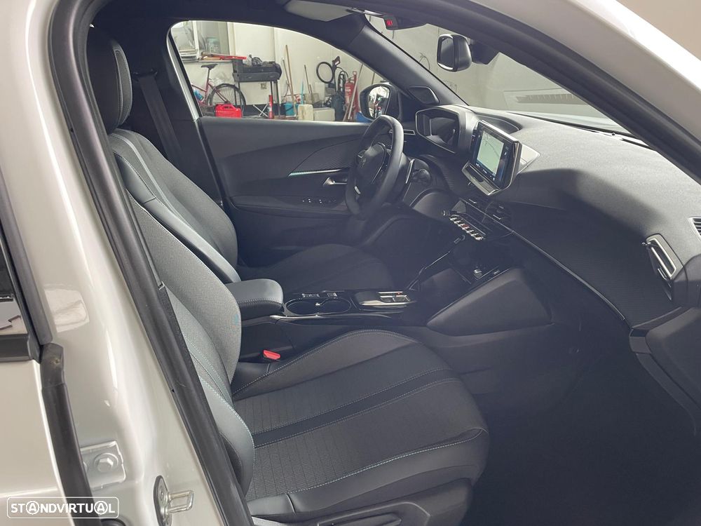 Peugeot 2008 PureTech 130 EAT8 Allure Pack - 22
