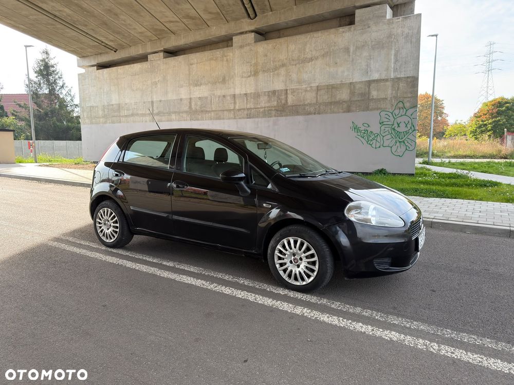 Fiat Grande Punto 2009 photo 3