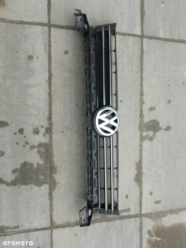 ATRAPA GRIL VW TOURAN 1T CADDY LIFE 2010-2015R