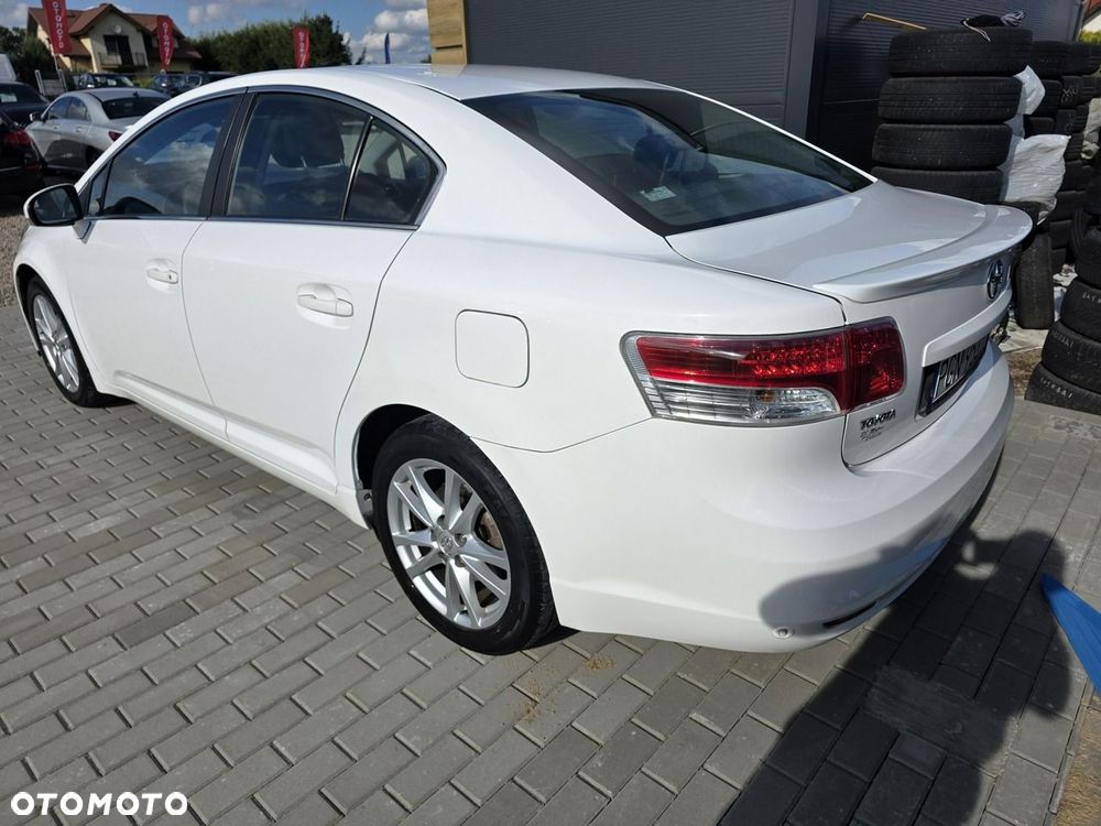 Toyota Avensis - 16