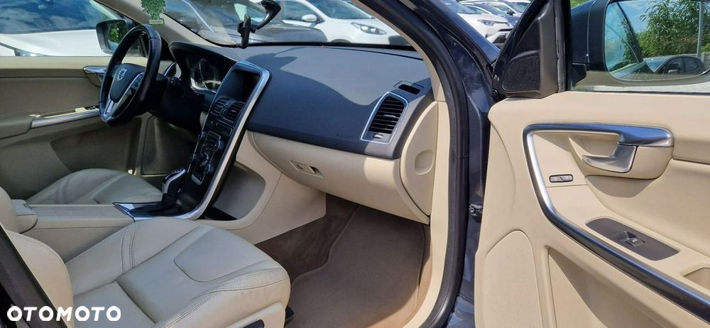 Volvo XC 60 D5 AWD Geartronic Summum - 29