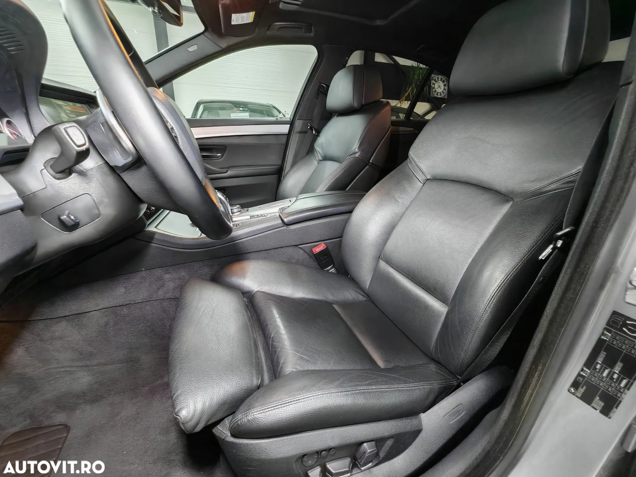 BMW Seria 5 520i Sport-Aut. - 14