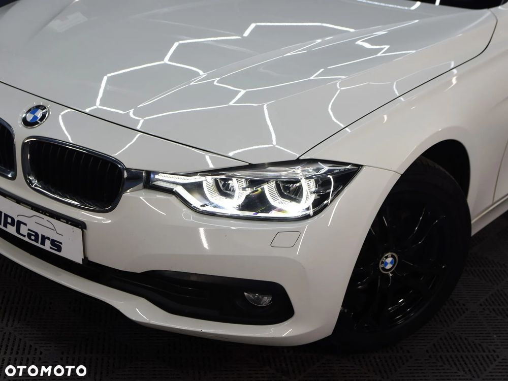 BMW Seria 3 318i - 26