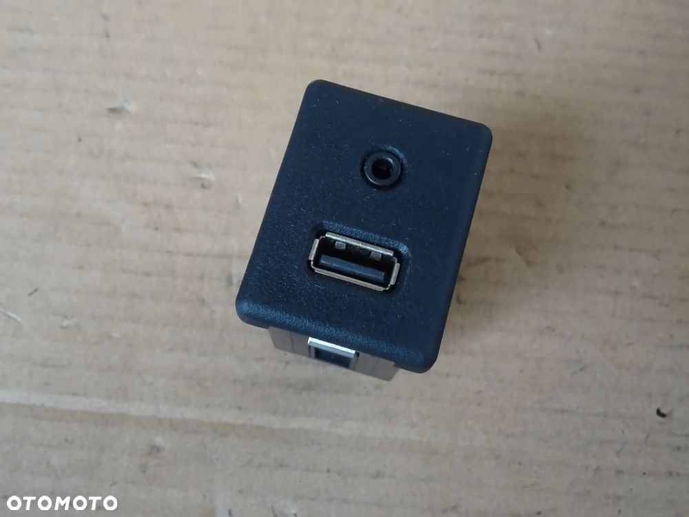 PANEL AUDIO GNIAZDO AUX USB OPEL INSIGNIA A ZAFIRA C - 10