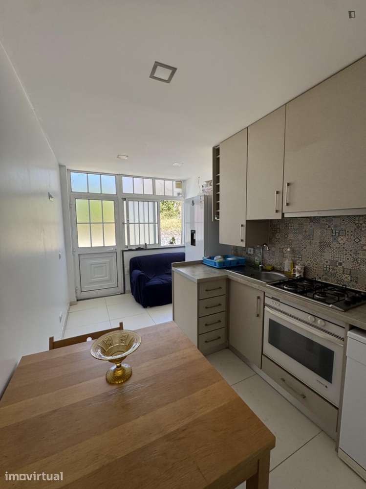 Quarto - localizado em São Romão Coimbra - Grande imagem: 5/10