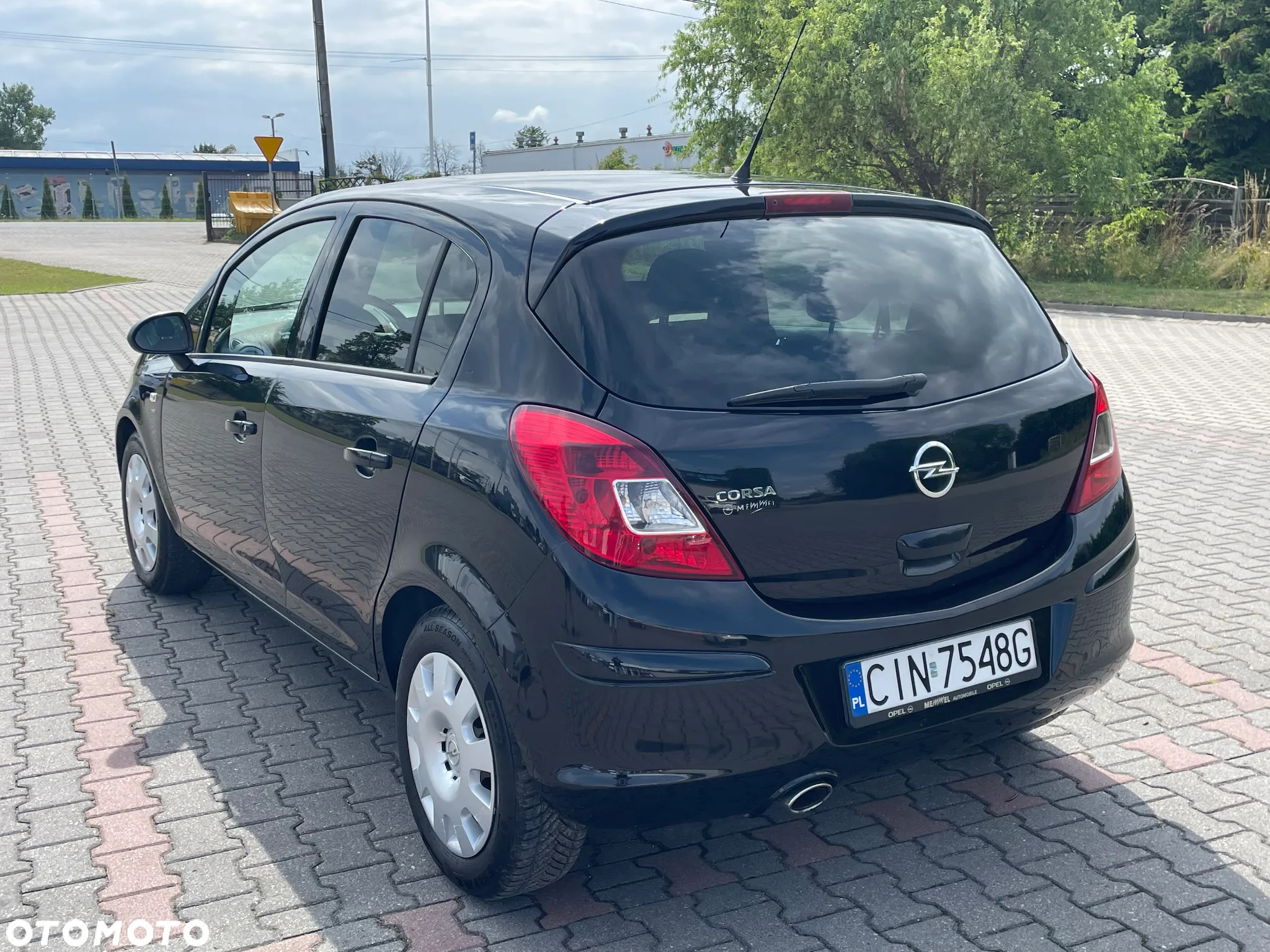Opel Corsa 1.4 16V Enjoy - 18