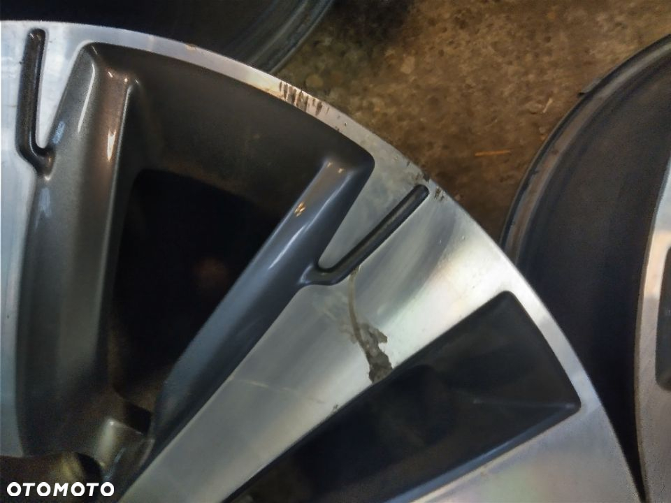 Felgi PEUGEOT  9802462377 7,5Jx17 17"  ET29 - 7