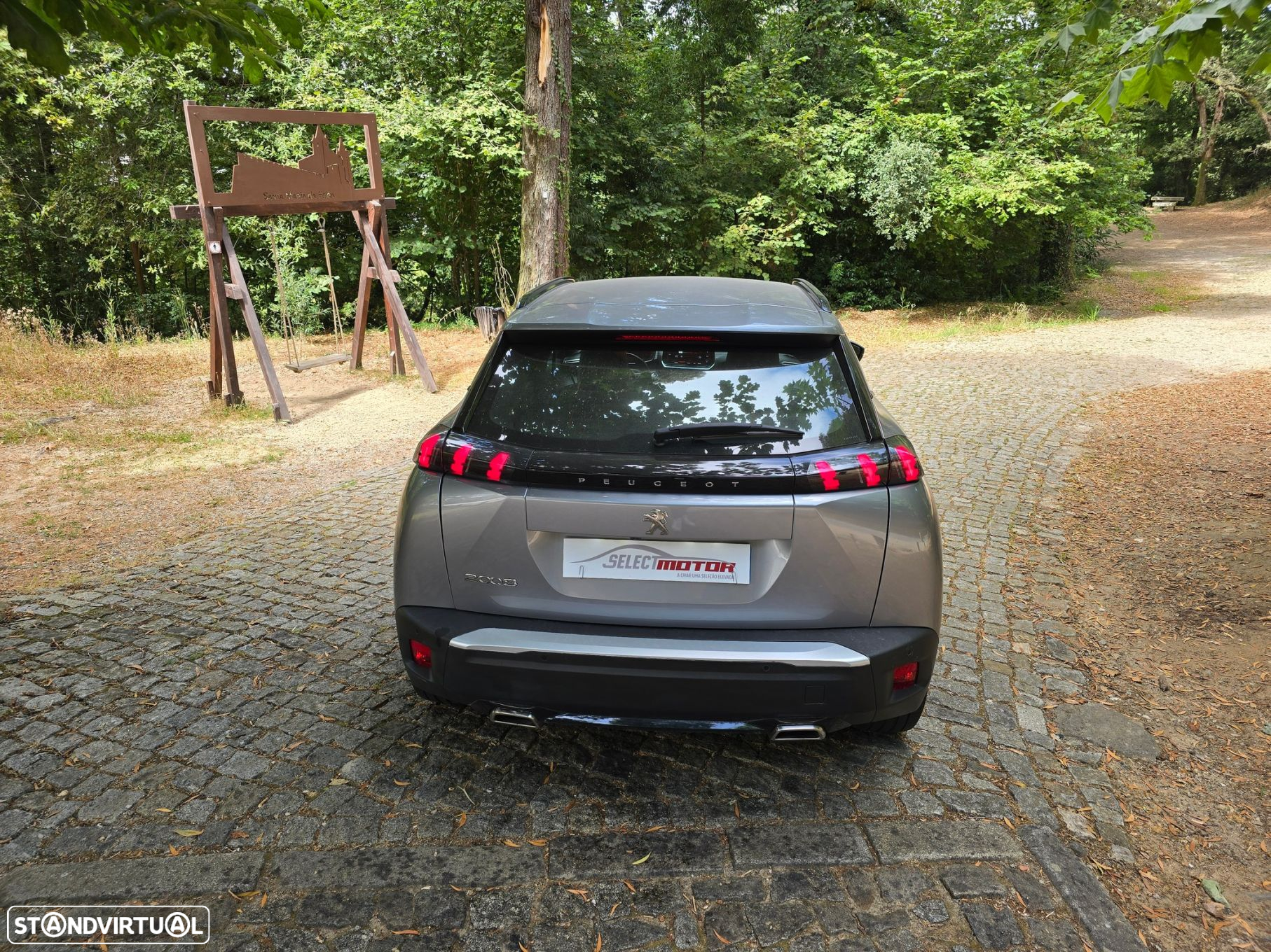 Peugeot 2008 1.2 PureTech Allure - 8