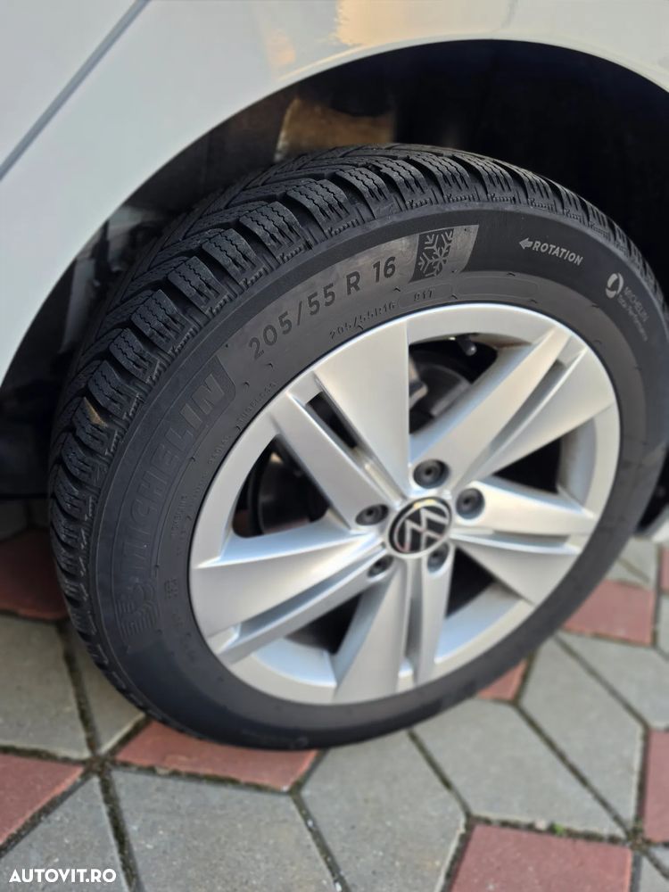 Volkswagen Golf 2.0 TDI SCR DSG Active - 5