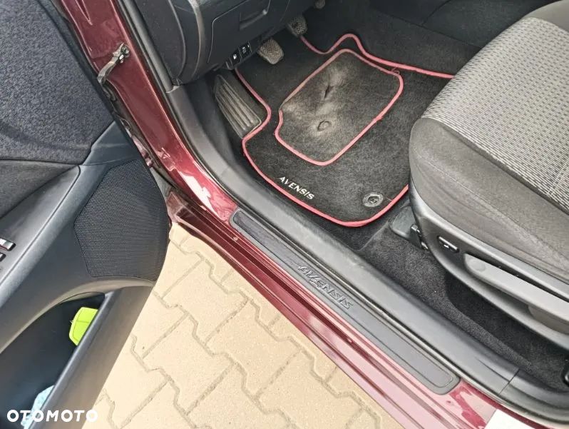Toyota Avensis - 13
