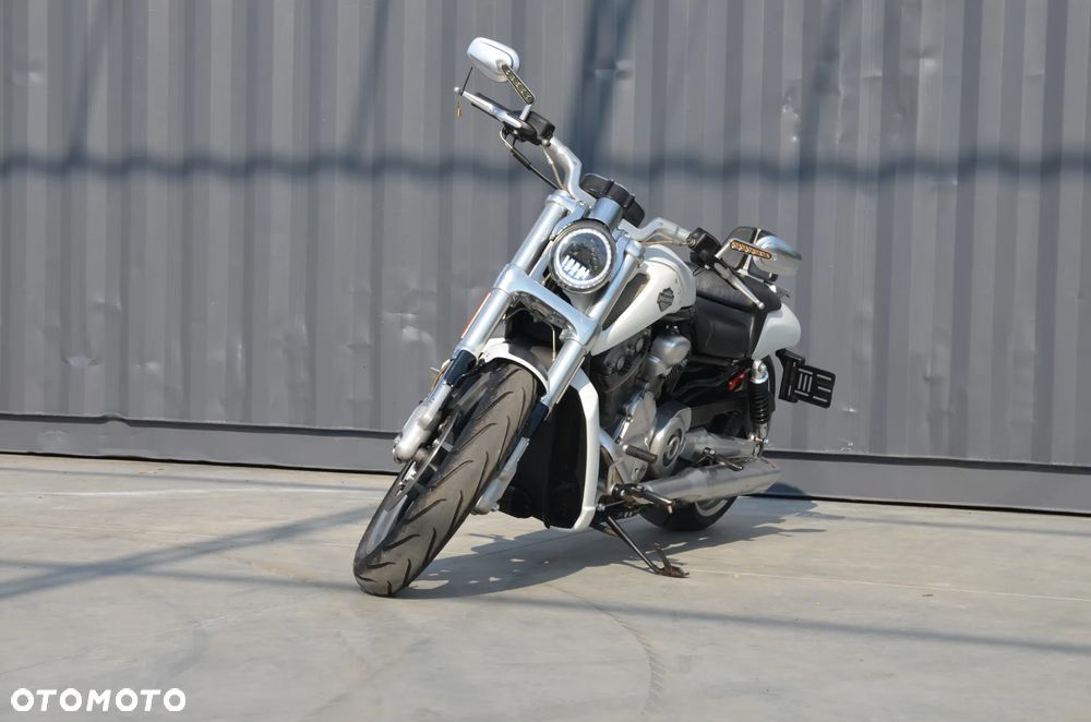 Harley-Davidson V-Rod Muscle - 11