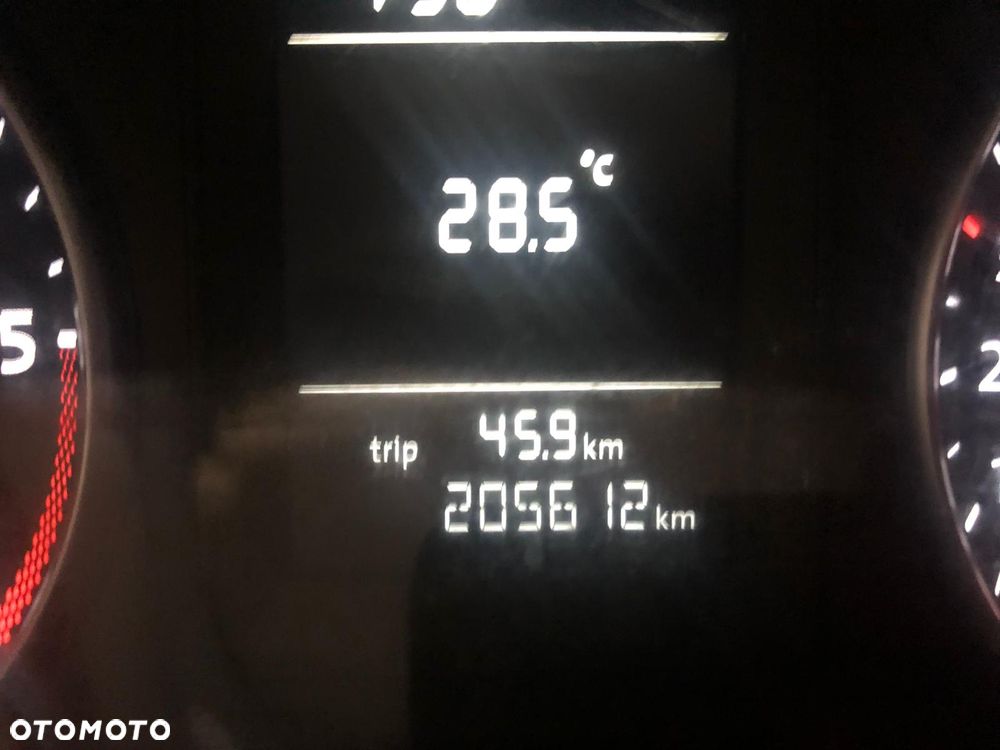 Volkswagen Caddy Cross - 17