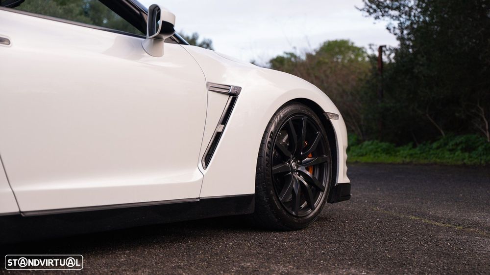 Nissan GT-R 3.8 V6 Black Edition - 23