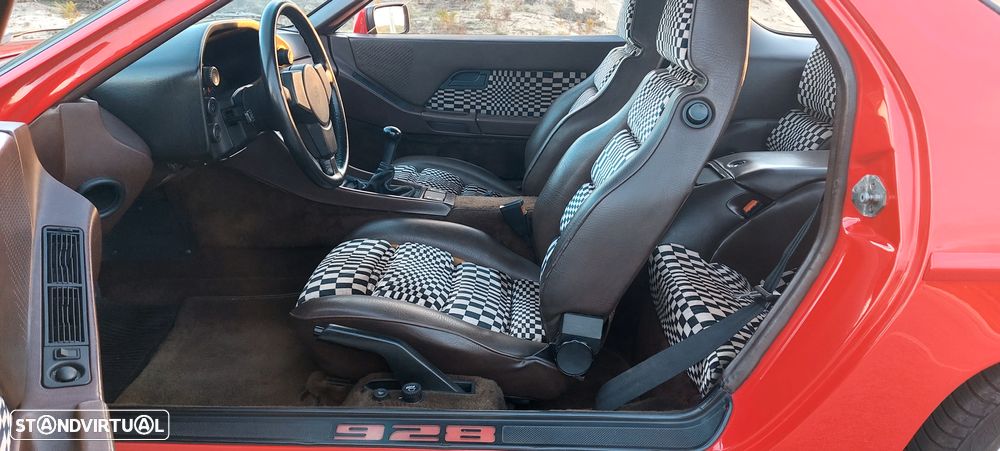 Porsche 928 - 7