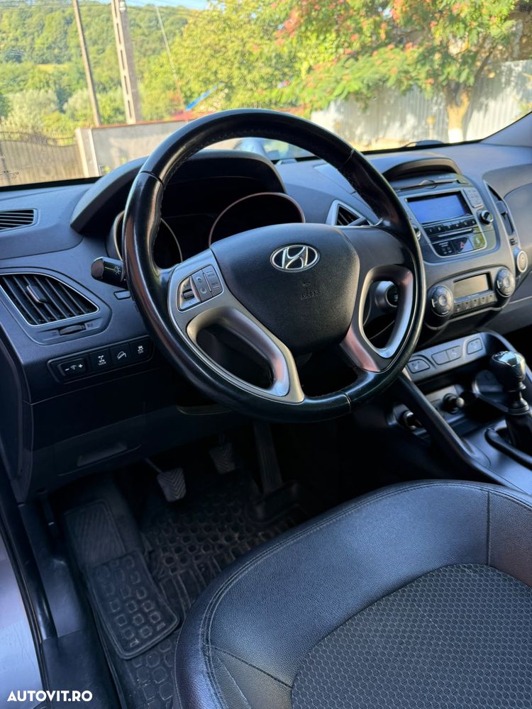 Hyundai ix35 2.0 CRDI High 4WD GL Style - 5