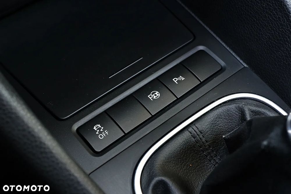 Volkswagen Golf 2.0 TDI Highline - 28