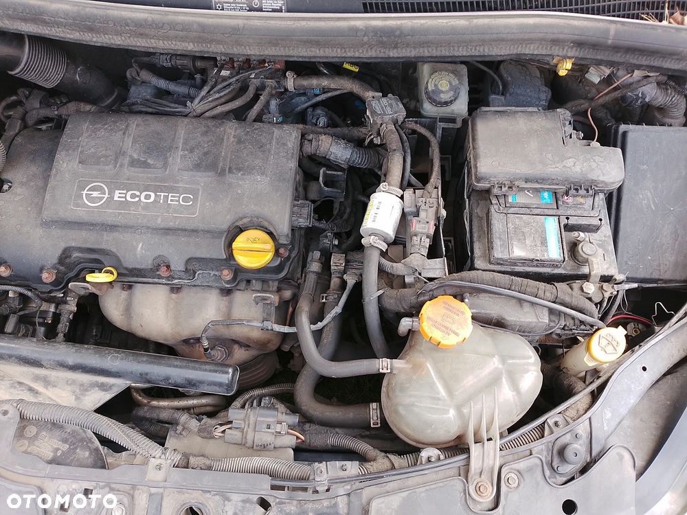 Opel Corsa 1.2 16V Enjoy - 8