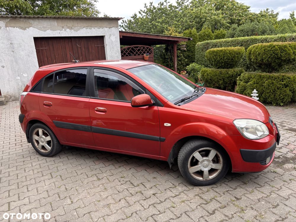 Kia Rio - 1