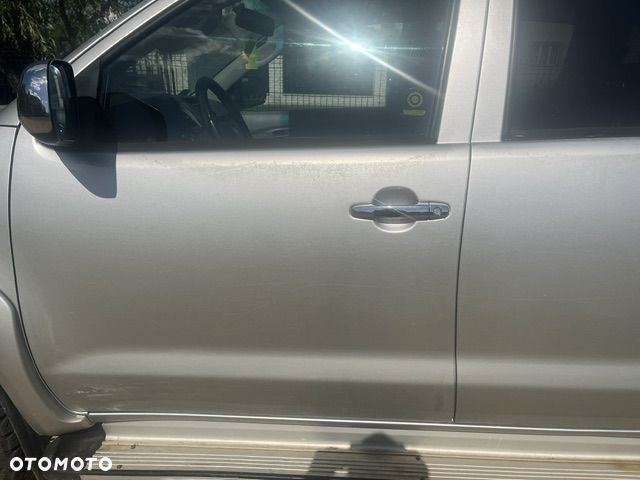 Toyota Hilux 3.0 D-4D SR5-X (lea) Platinium - 4