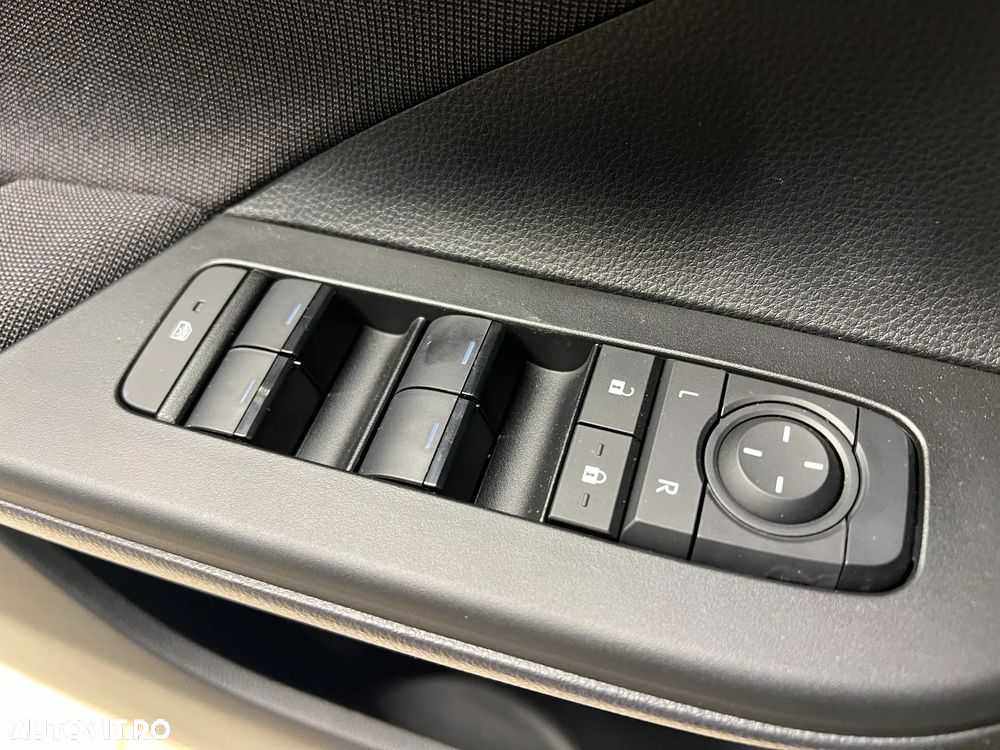 Toyota C-HR 1.8 HEV 140 CP 4x2 CVT Active - 18