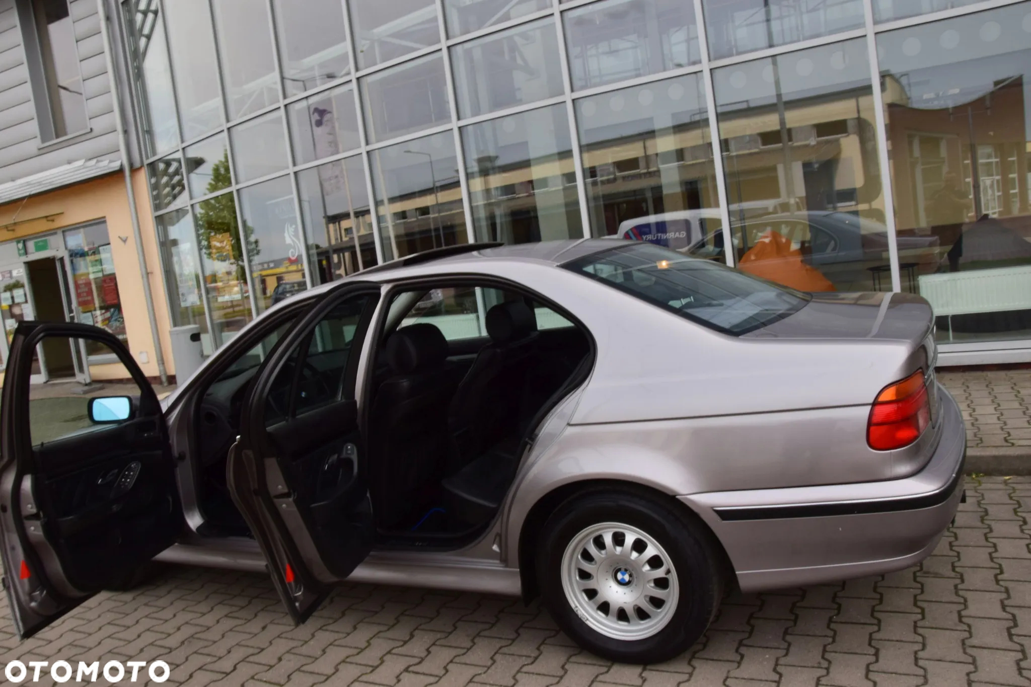BMW Seria 5 523i - 26